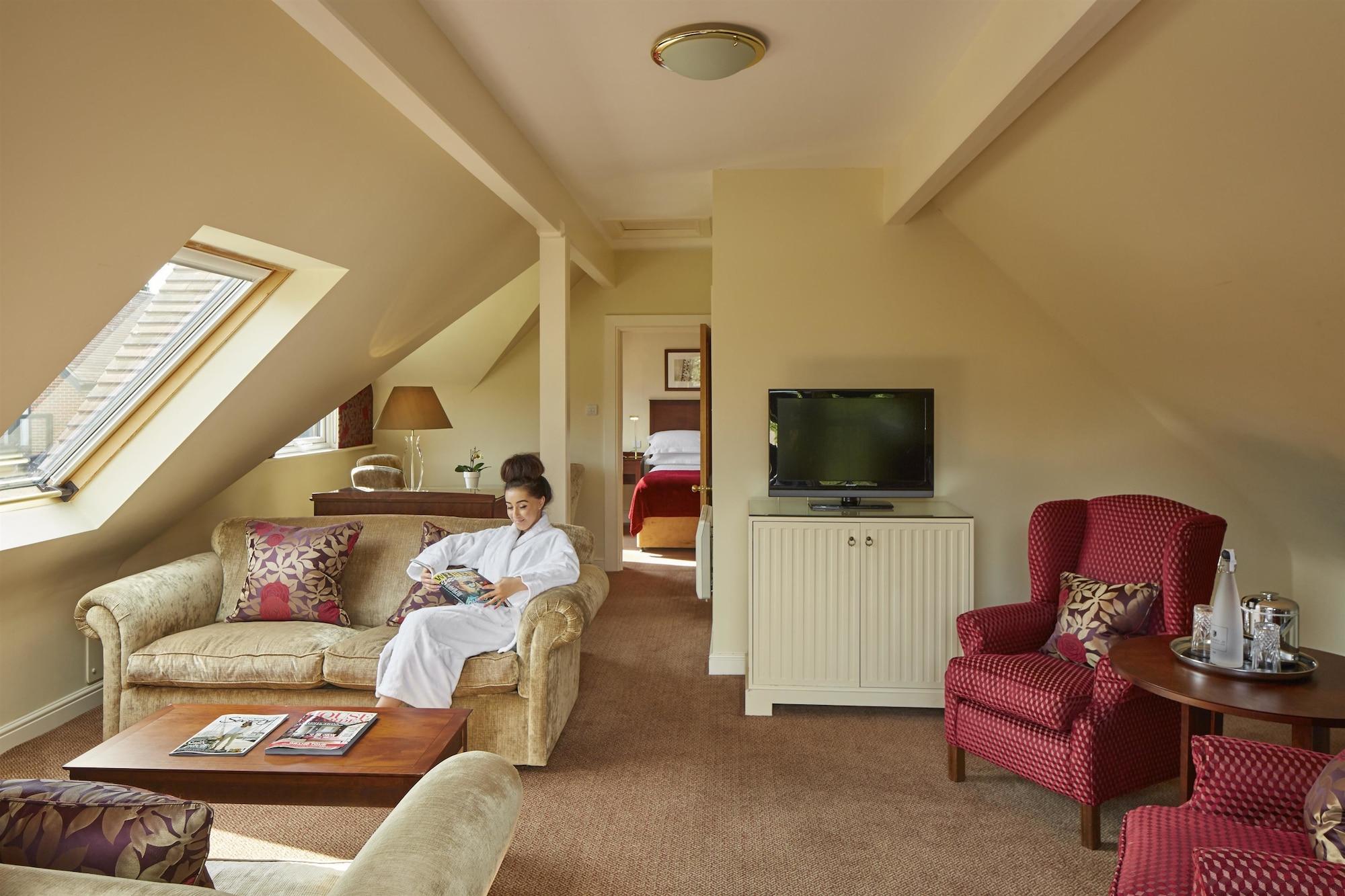 Macdonald Elmers Court Hotel Лимингтън Екстериор снимка