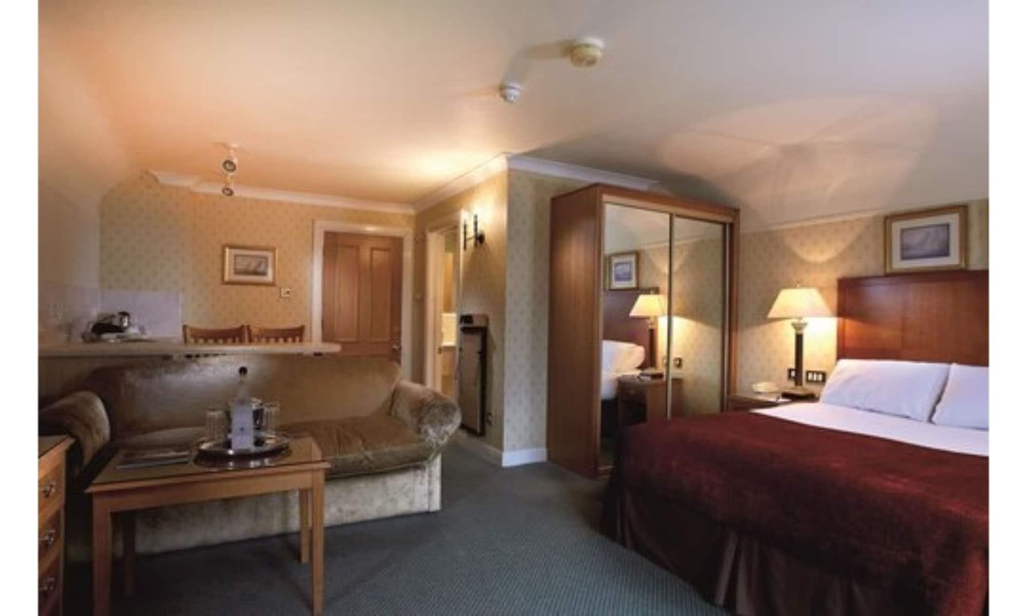 Macdonald Elmers Court Hotel Лимингтън Екстериор снимка