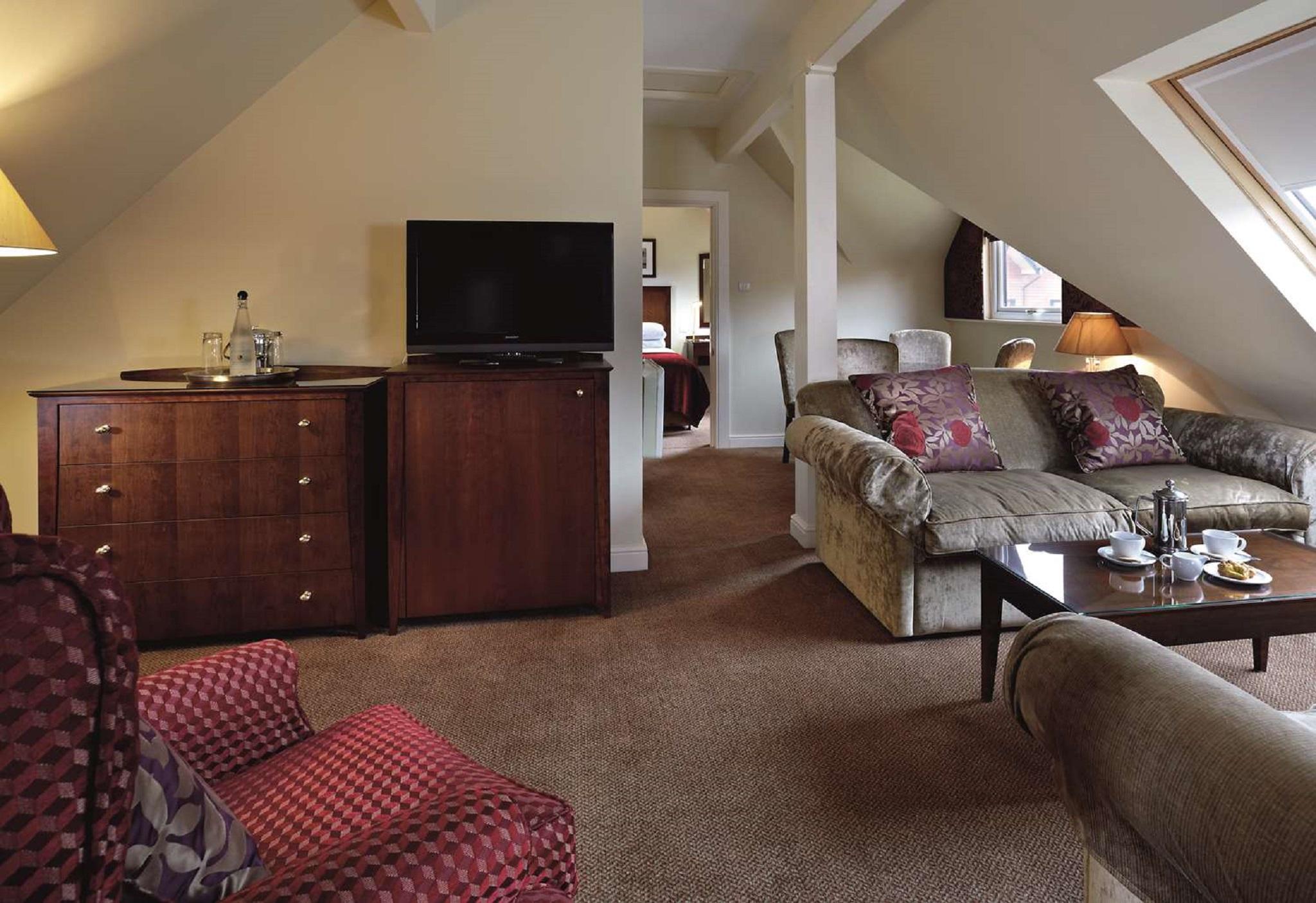 Macdonald Elmers Court Hotel Лимингтън Екстериор снимка