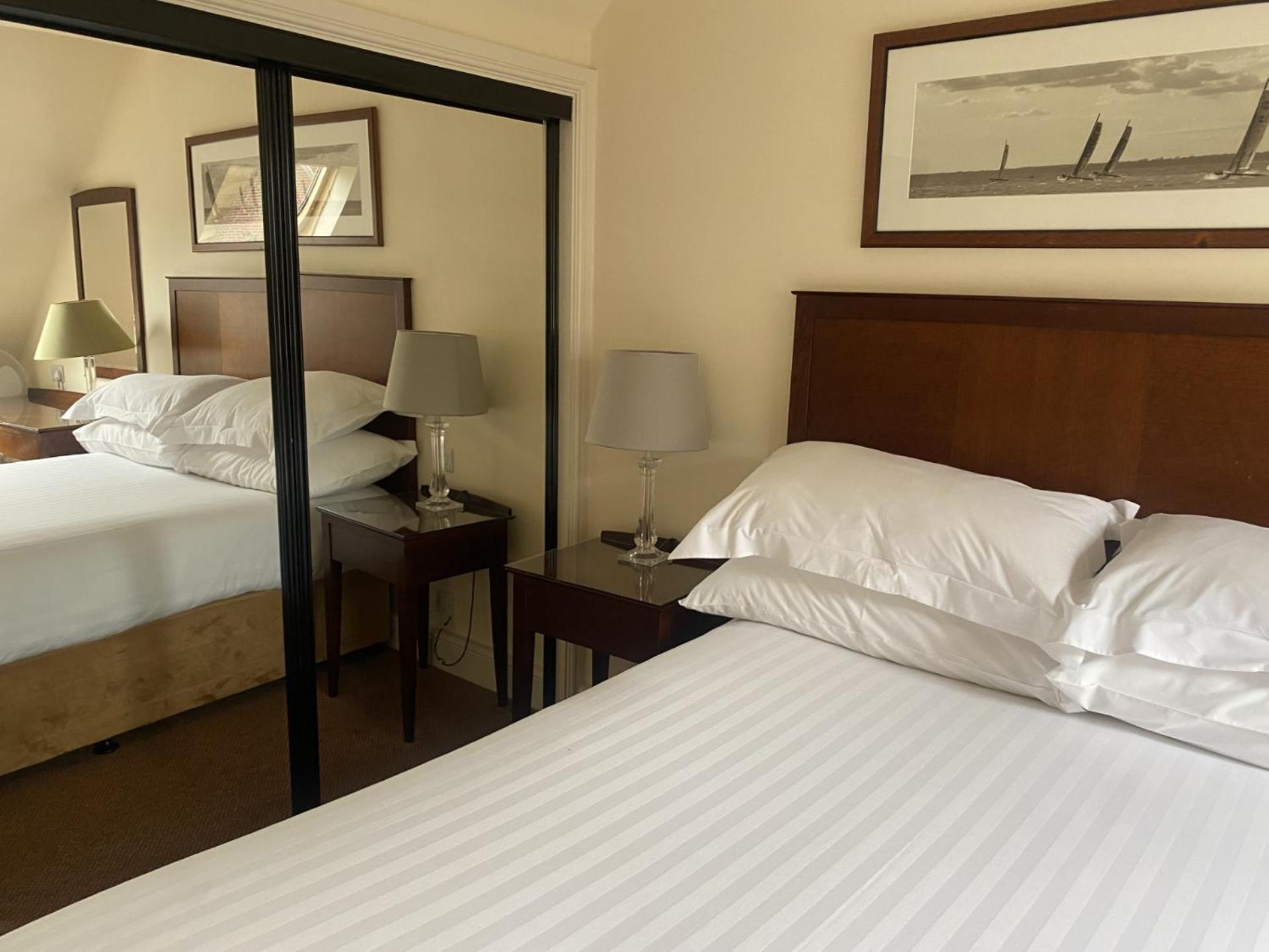 Macdonald Elmers Court Hotel Лимингтън Екстериор снимка