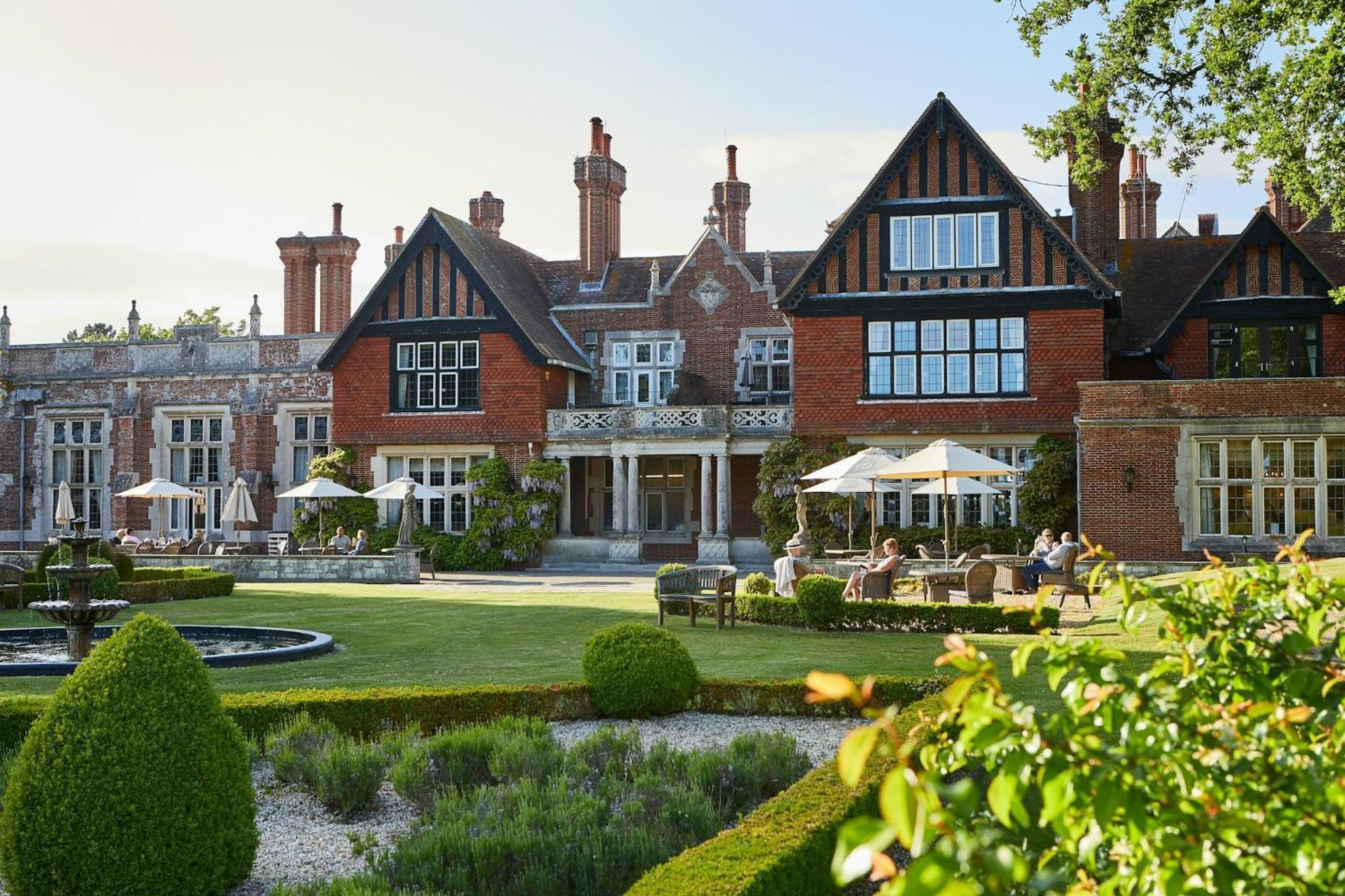 Macdonald Elmers Court Hotel Лимингтън Екстериор снимка