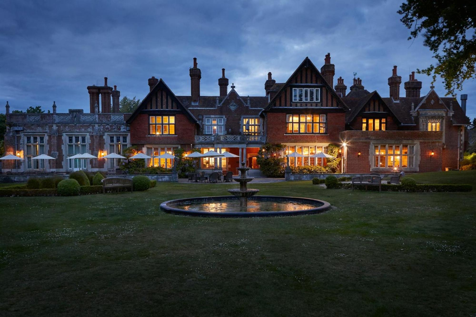 Macdonald Elmers Court Hotel Лимингтън Екстериор снимка